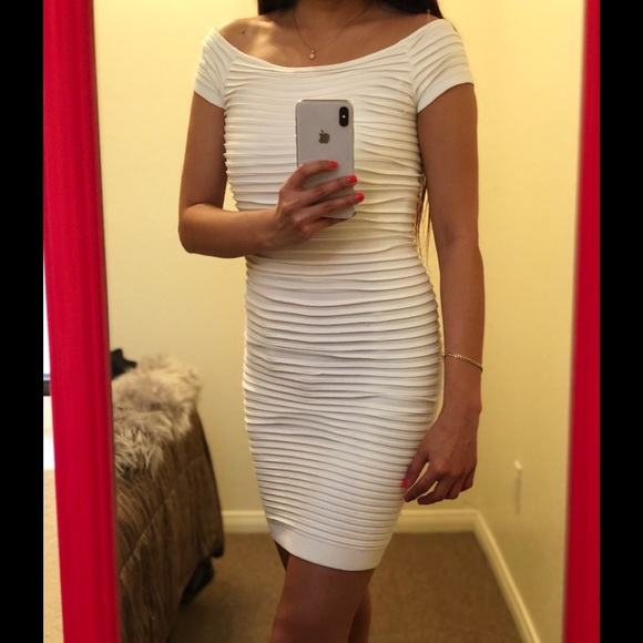 BCBGeneration White body con dress suze XS/S - Picture 1 of 4